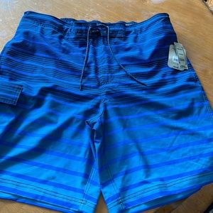 Men’s swim trunks new w tag!